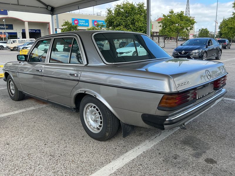 Mercedes-Benz 123 D 240 1981 – снимка 6