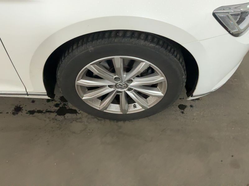 Volkswagen Passat 2.0 TDI Highline 4Motion BlueMotion Tech 2015 – снимка 11