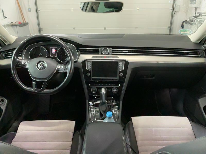Volkswagen Passat 2.0 TDI Highline 4Motion BlueMotion Tech 2015 – снимка 17