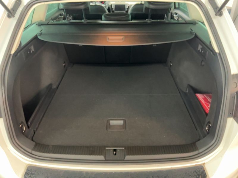 Volkswagen Passat 2.0 TDI Highline 4Motion BlueMotion Tech 2015 – снимка 15