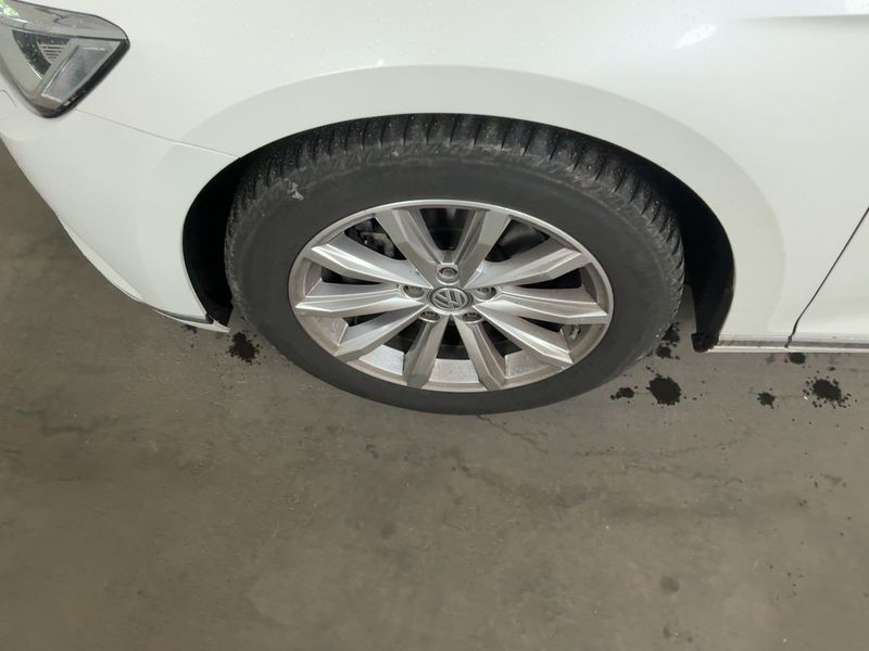 Volkswagen Passat 2.0 TDI Highline 4Motion BlueMotion Tech 2015 – снимка 3