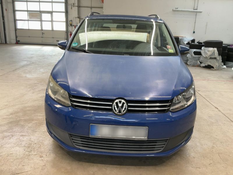 Volkswagen Touran 1.6 TDI Trendline 2011 – снимка 9