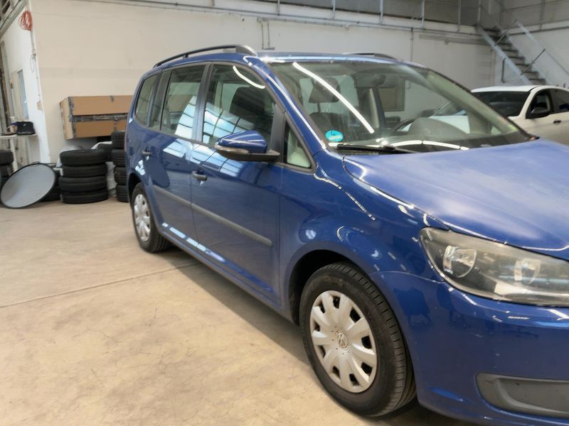 Volkswagen Touran 1.6 TDI Trendline 2011 – снимка 12