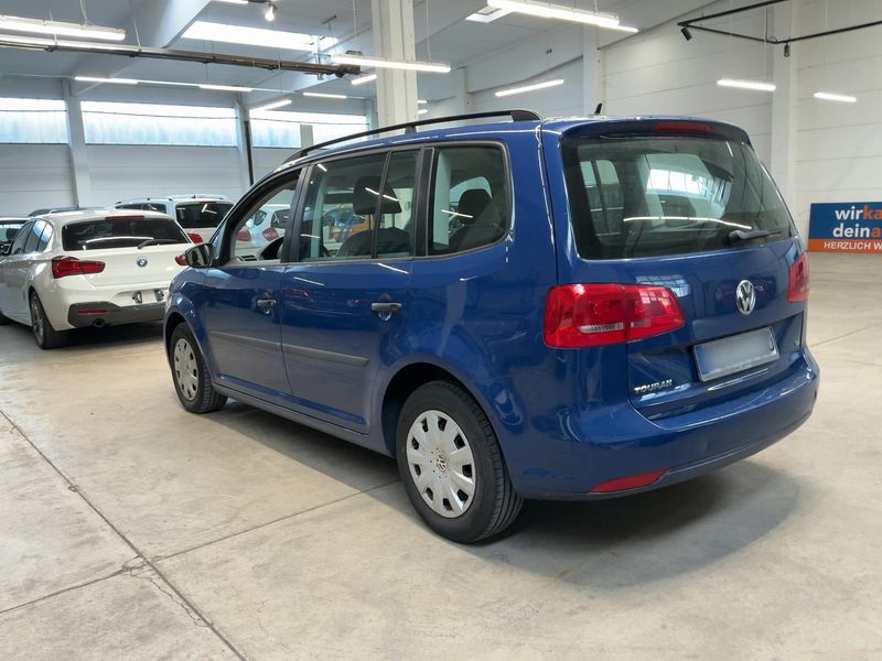 Volkswagen Touran 1.6 TDI Trendline 2011 – снимка 6