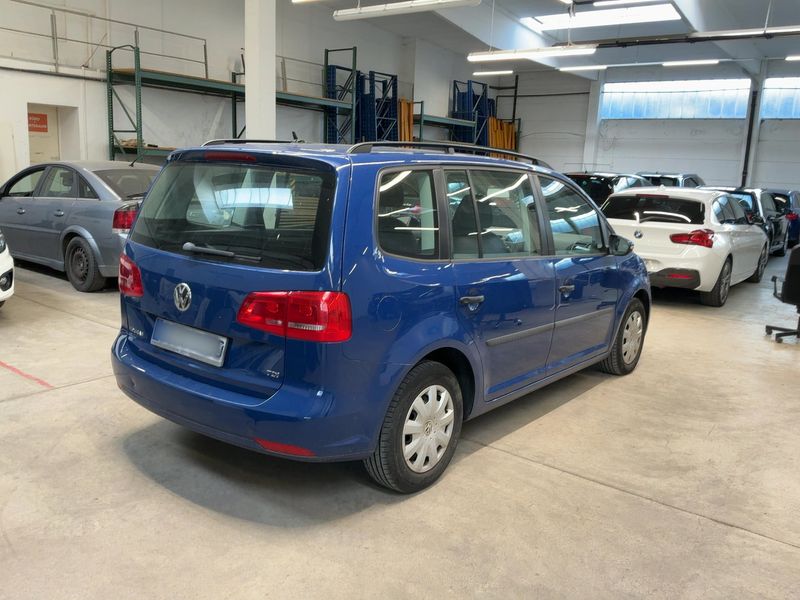 Volkswagen Touran 1.6 TDI Trendline 2011 – снимка 8