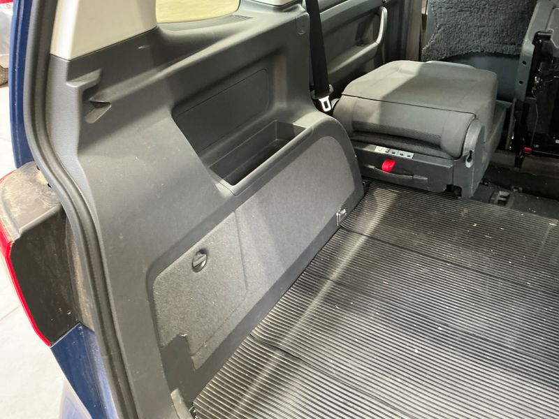 Volkswagen Touran 1.6 TDI Trendline 2011 – снимка 39