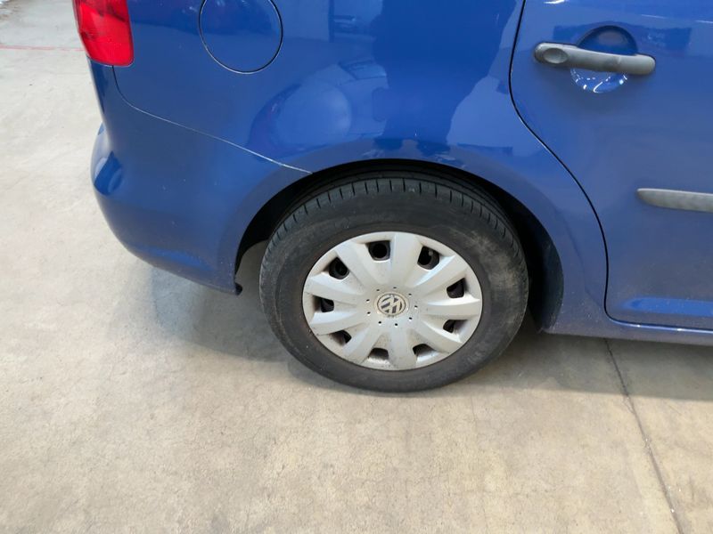 Volkswagen Touran 1.6 TDI Trendline 2011 – снимка 18