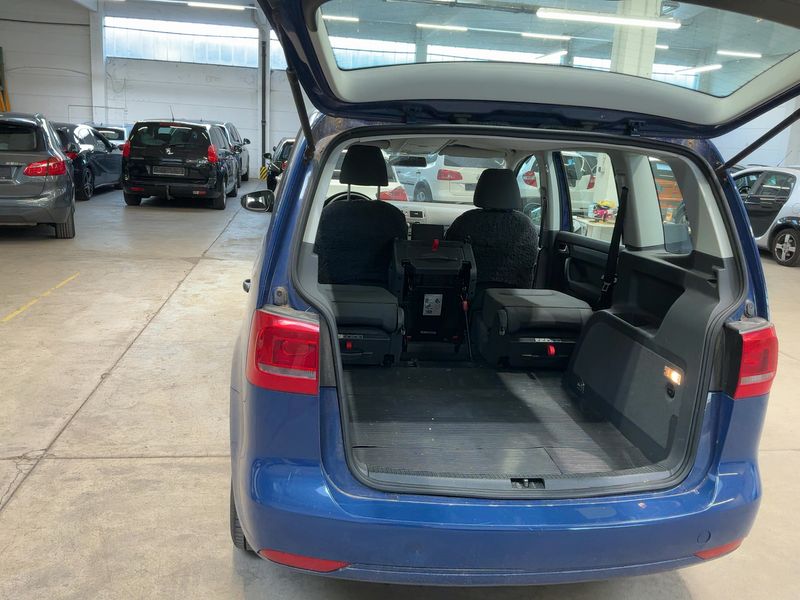 Volkswagen Touran 1.6 TDI Trendline 2011 – снимка 10