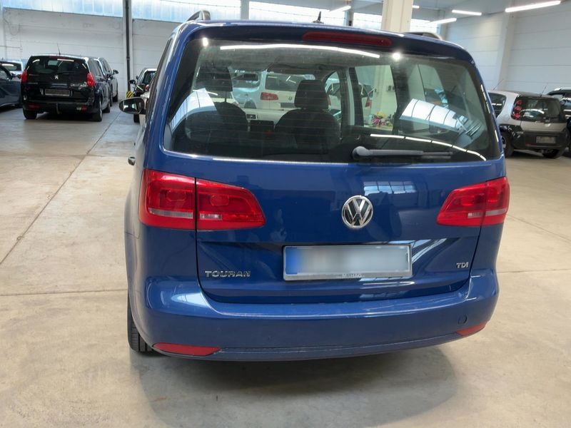 Volkswagen Touran 1.6 TDI Trendline 2011 – снимка 7