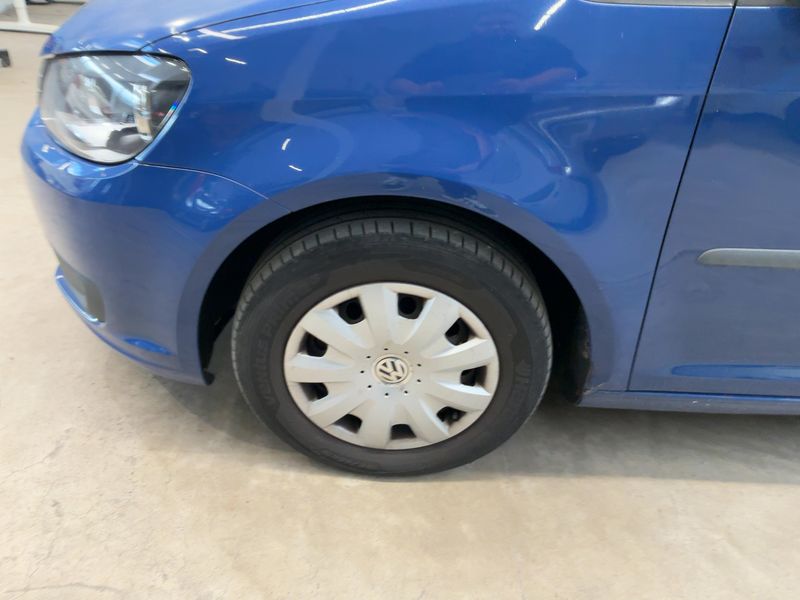 Volkswagen Touran 1.6 TDI Trendline 2011 – снимка 16