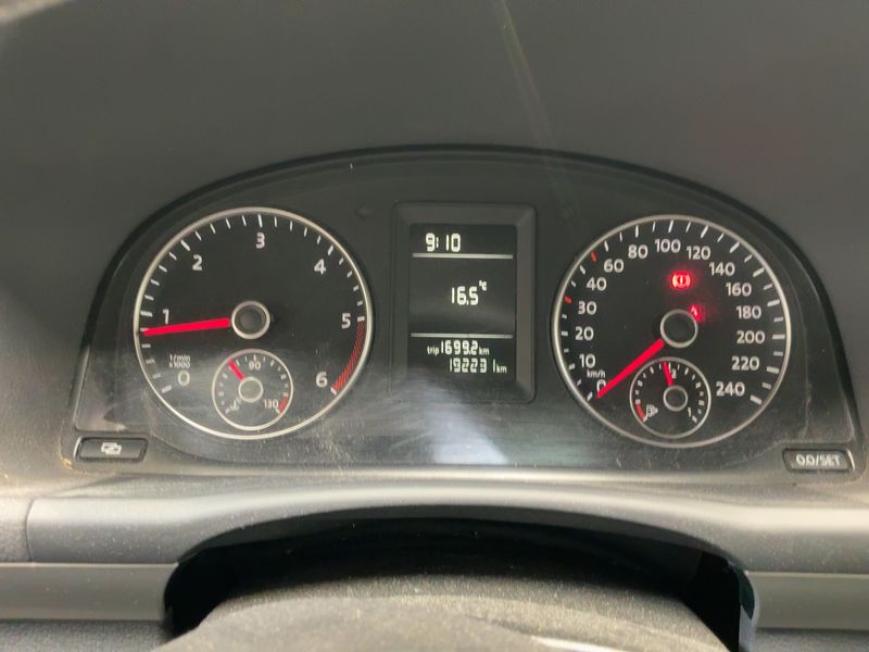Volkswagen Touran 1.6 TDI Trendline 2011 – снимка 18