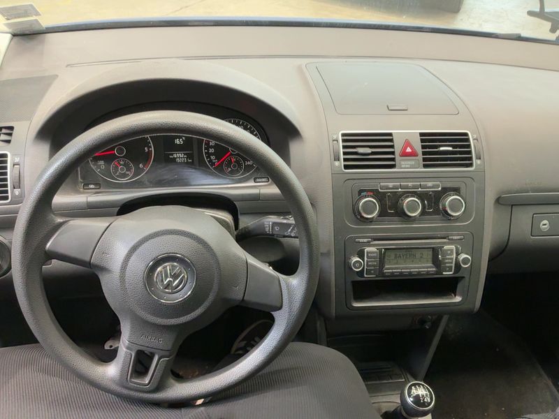 Volkswagen Touran 1.6 TDI Trendline 2011 – снимка 17