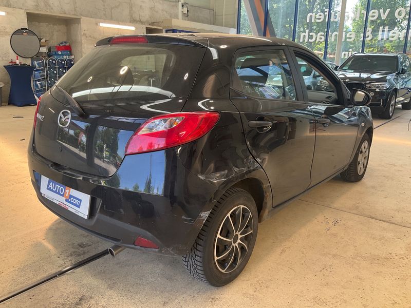 Mazda 2 1.3 CE Pro 2011 – снимка 2