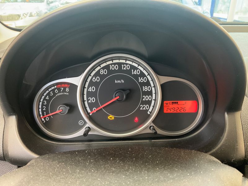 Mazda 2 1.3 CE Pro 2011 – снимка 4
