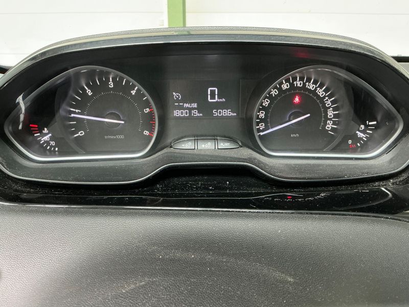 Peugeot 208 1.6 Blue-HDi Active 2015 – снимка 18