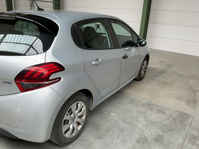Peugeot 208 1.6 Blue-HDi Active 2015 – снимка 8