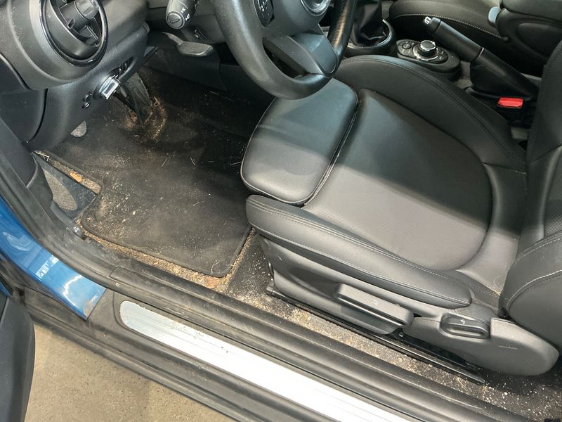 MINI Cooper Classic Trim 2023 – снимка 24