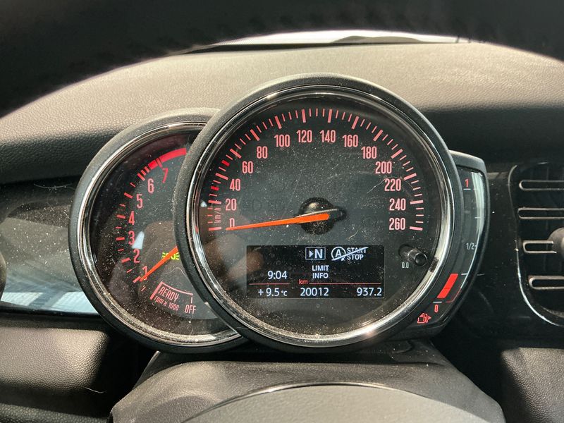 MINI Cooper Classic Trim 2023 – снимка 18