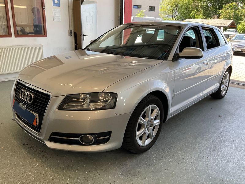 Audi A3 Sportback 1.6 TDI Ambiente 2012 – снимка 1