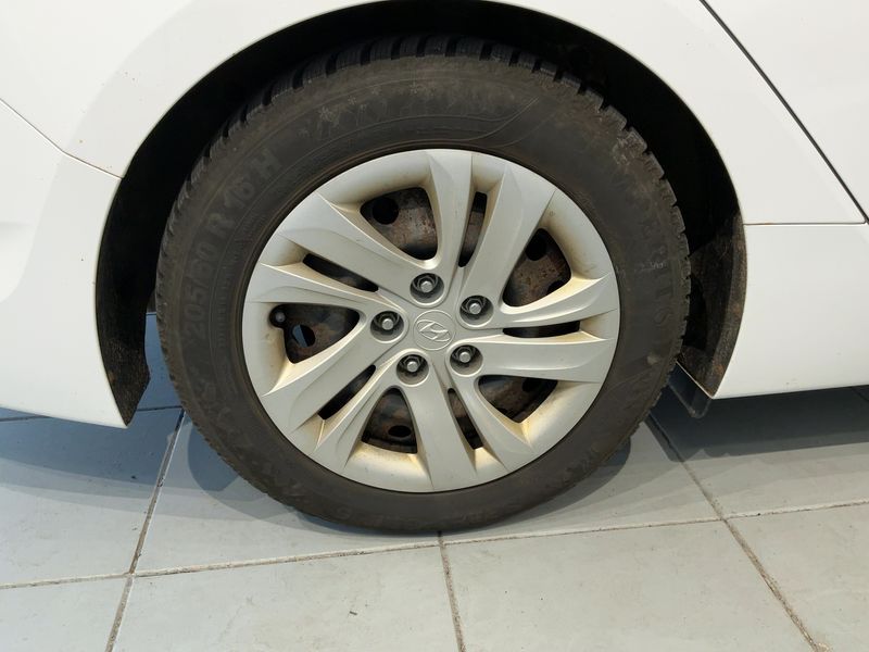 Hyundai i40 1.6 FIFA World Cup Edition 2014 – снимка 9