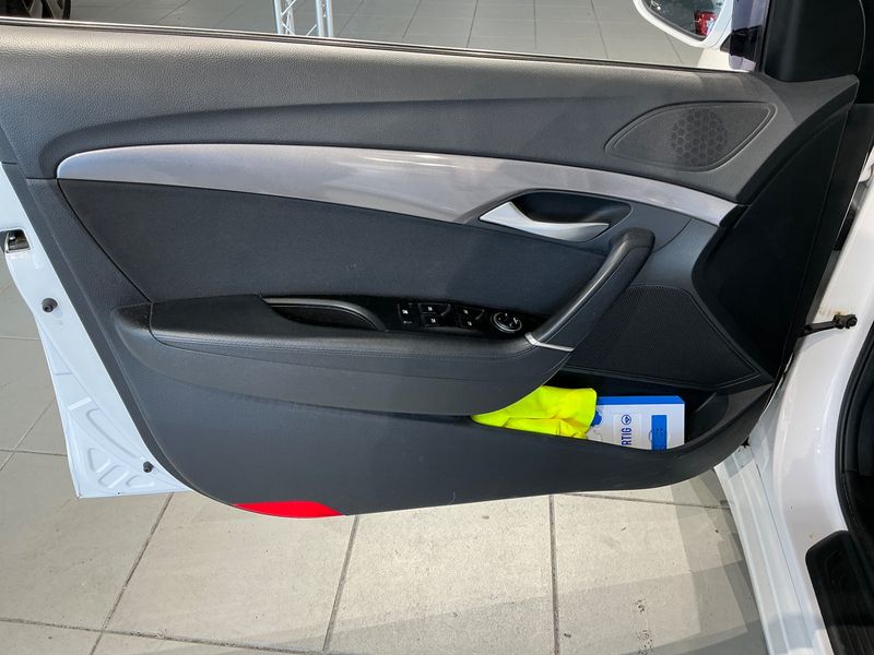 Hyundai i40 1.6 FIFA World Cup Edition 2014 – снимка 31