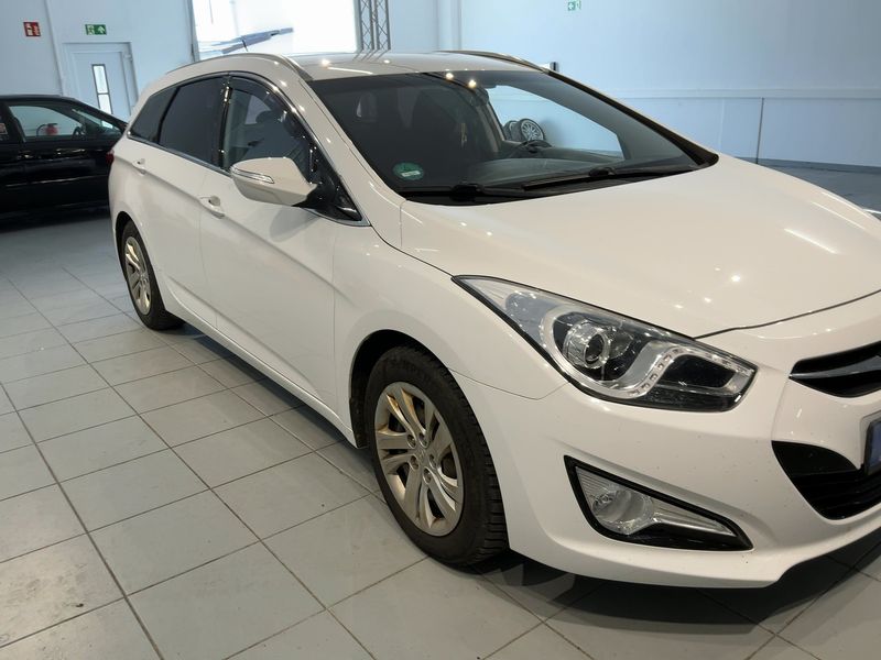 Hyundai i40 1.6 FIFA World Cup Edition 2014 – снимка 12
