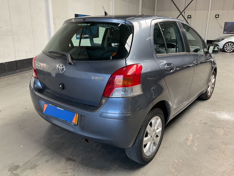 Toyota Yaris 1.33 Dual VVT-i Sol 2009 – снимка 2