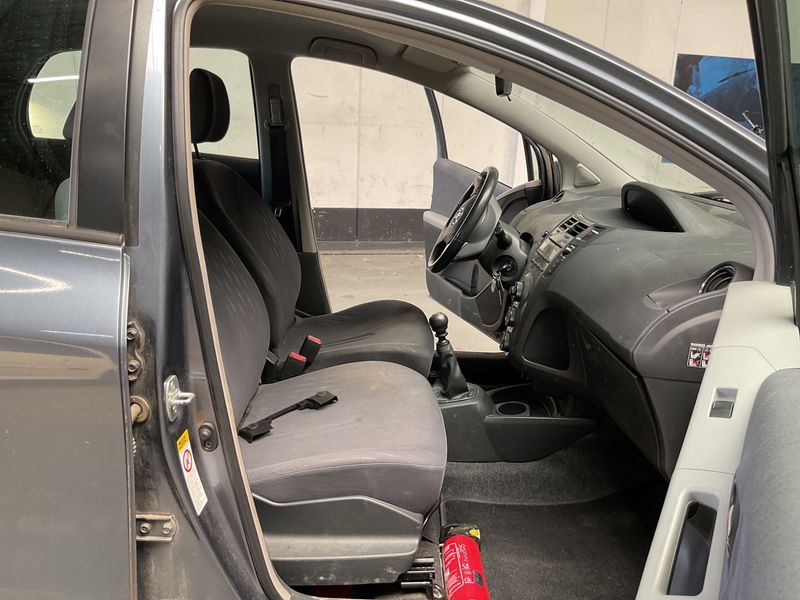 Toyota Yaris 1.33 Dual VVT-i Sol 2009 – снимка 3