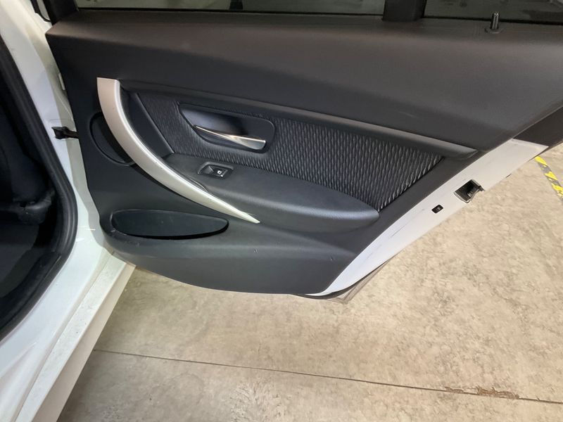 BMW 3er 320d xDrive Advantage 2017 – снимка 28