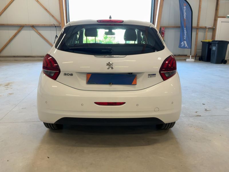 Peugeot 208 1.6 Blue-HDi Affaire Pack Clim NAV 2015 – снимка 7