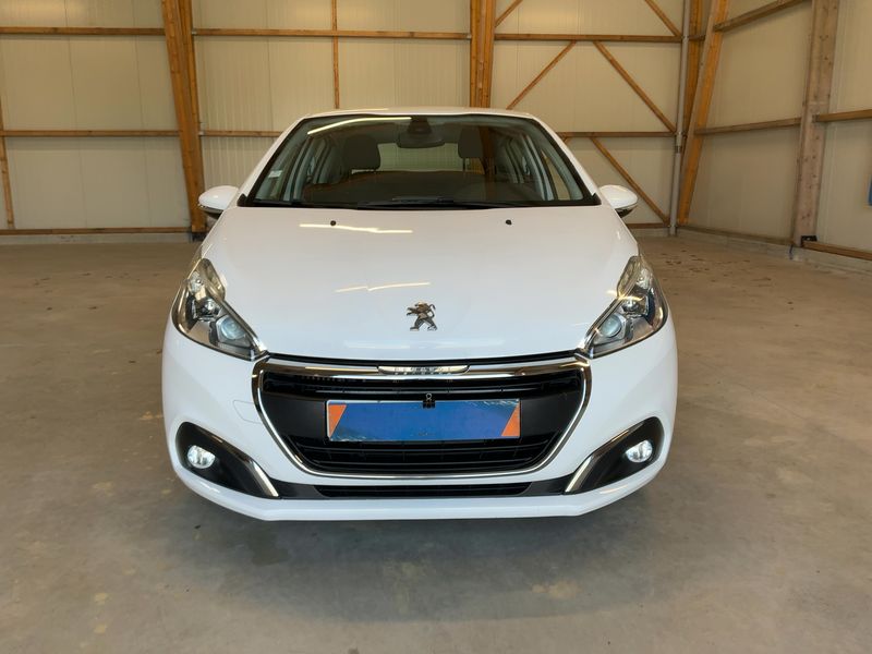 Peugeot 208 1.6 Blue-HDi Affaire Pack Clim NAV 2015 – снимка 14