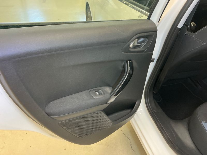 Peugeot 208 1.6 Allure 2014 – снимка 25