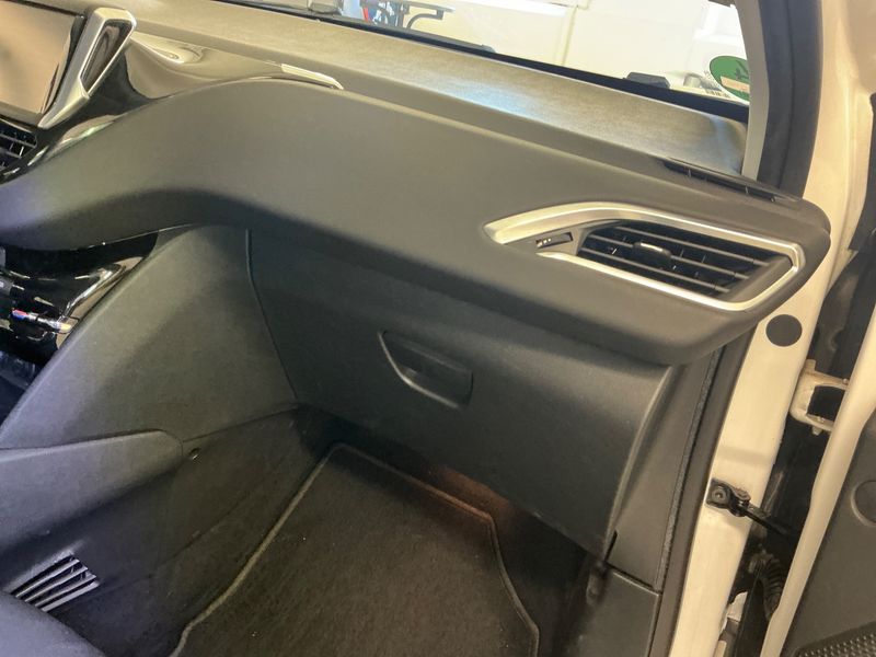 Peugeot 208 1.6 Allure 2014 – снимка 22