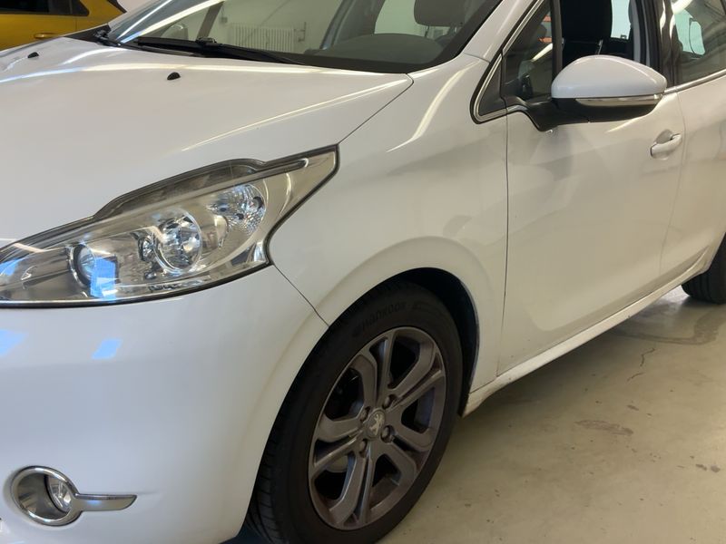 Peugeot 208 1.6 Allure 2014 – снимка 2