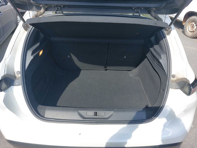 Peugeot 308 1.5 Blue-HDi Active Pack 2022 – снимка 9