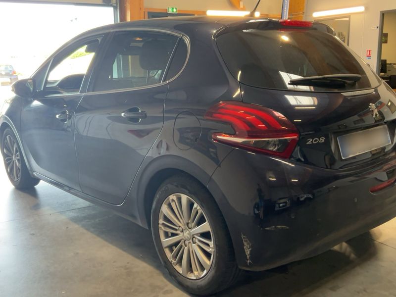 Peugeot 208 1.2 e-VTi Allure 2019 – снимка 6