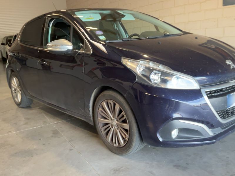Peugeot 208 1.2 e-VTi Allure 2019 – снимка 12