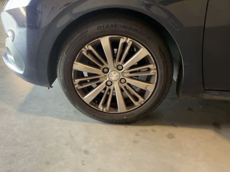 Peugeot 208 1.2 e-VTi Allure 2019 – снимка 3