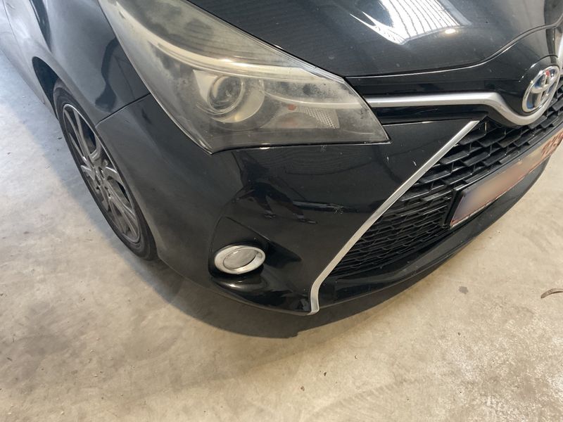 Toyota Yaris 1.5 Hybrid Design 2016 – снимка 37