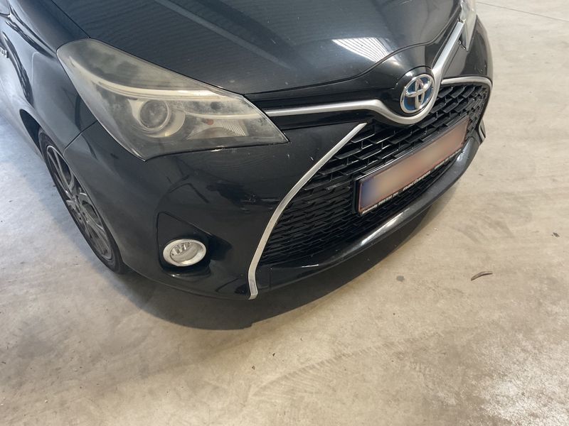 Toyota Yaris 1.5 Hybrid Design 2016 – снимка 32