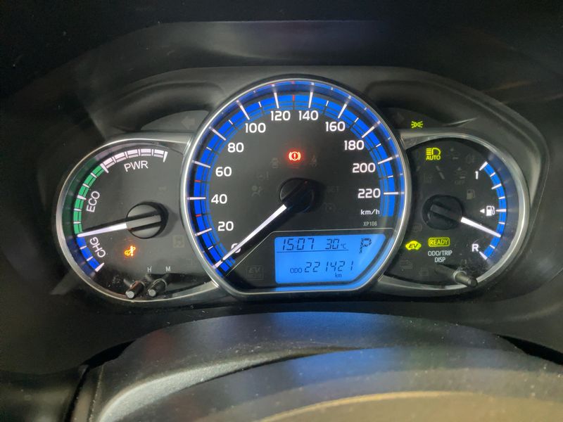 Toyota Yaris 1.5 Hybrid Design 2016 – снимка 19