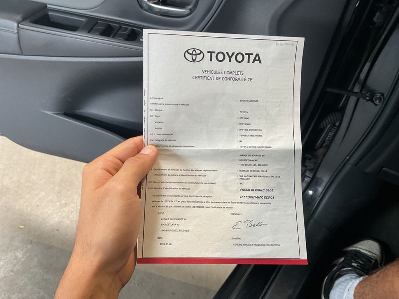 Toyota Yaris 1.5 Hybrid Design 2016 – снимка 22