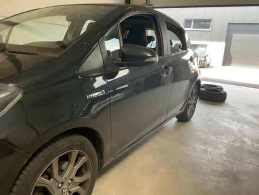 Toyota Yaris 1.5 Hybrid Design 2016 – снимка 2