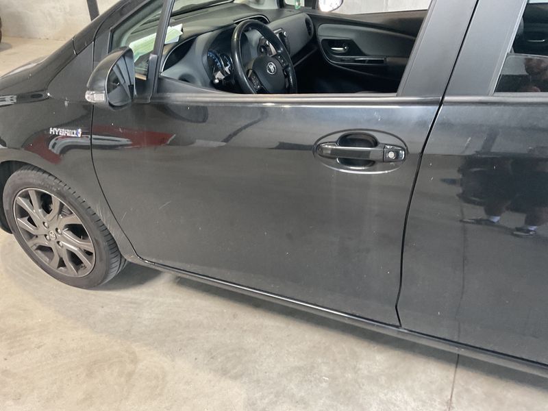 Toyota Yaris 1.5 Hybrid Design 2016 – снимка 23