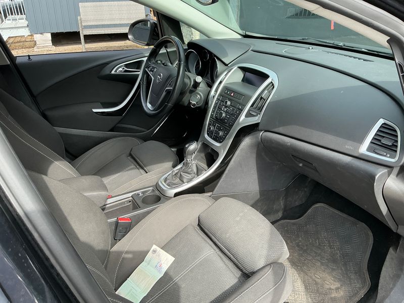 Opel Astra 1.7 CDTI Sport 2011 – снимка 3
