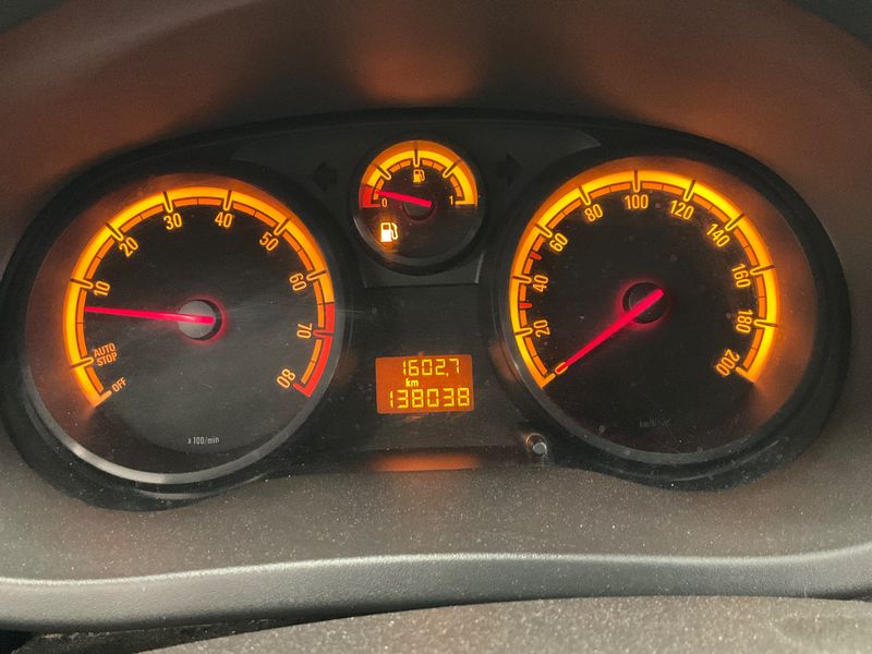 Opel Corsa 1.2 Cool&Sound 2012 – снимка 4