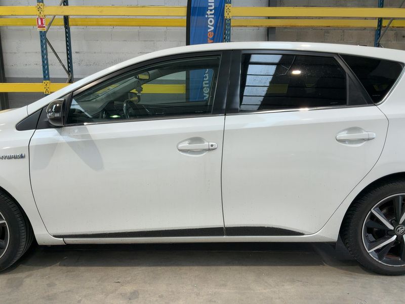 Toyota Auris 1.8 Hybrid Collection 2019 – снимка 4