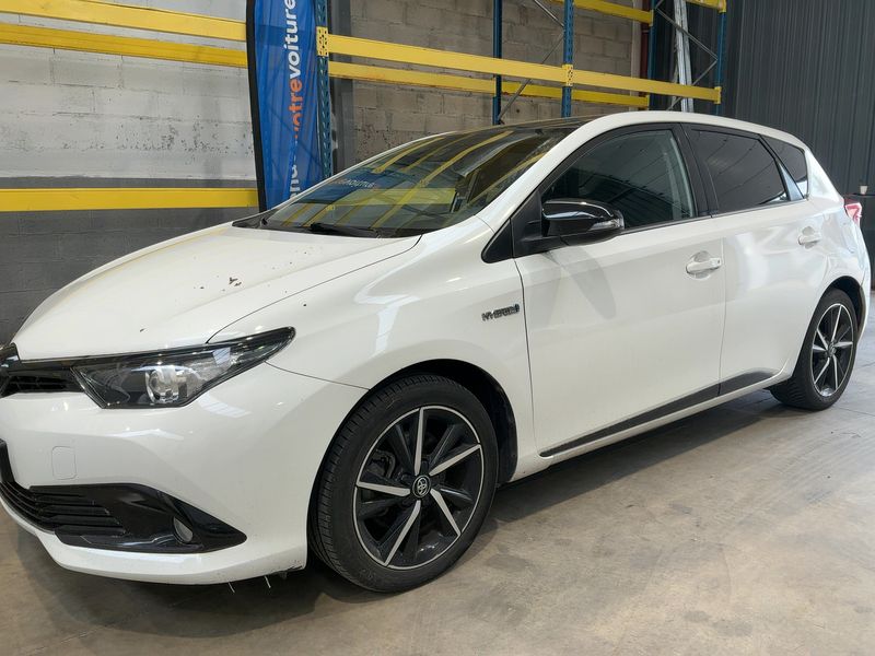 Toyota Auris 1.8 Hybrid Collection 2019 – снимка 2