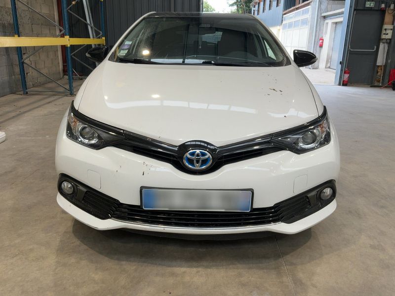 Toyota Auris 1.8 Hybrid Collection 2019 – снимка 14