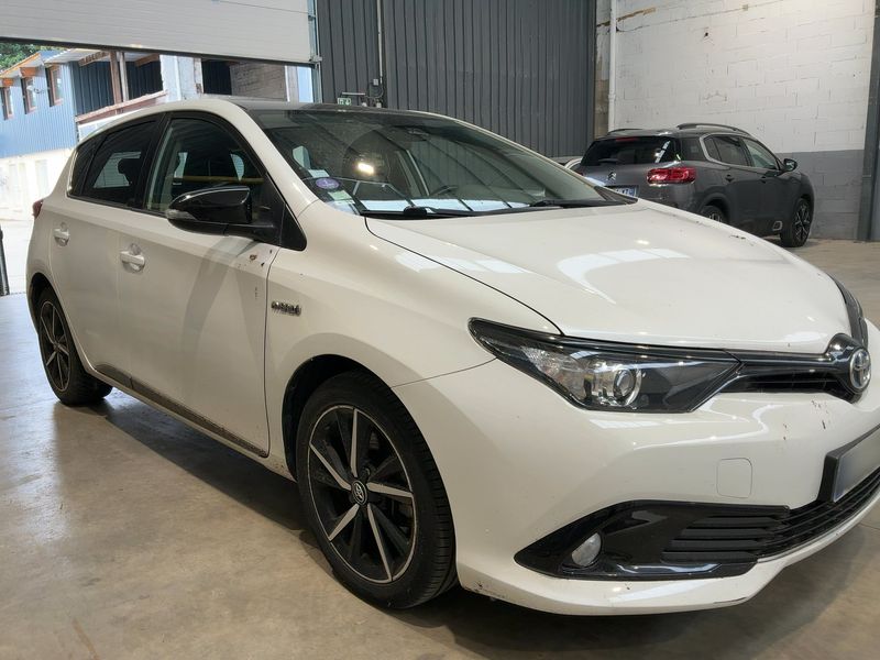 Toyota Auris 1.8 Hybrid Collection 2019 – снимка 12
